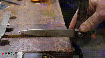 02 Secure the Scissors